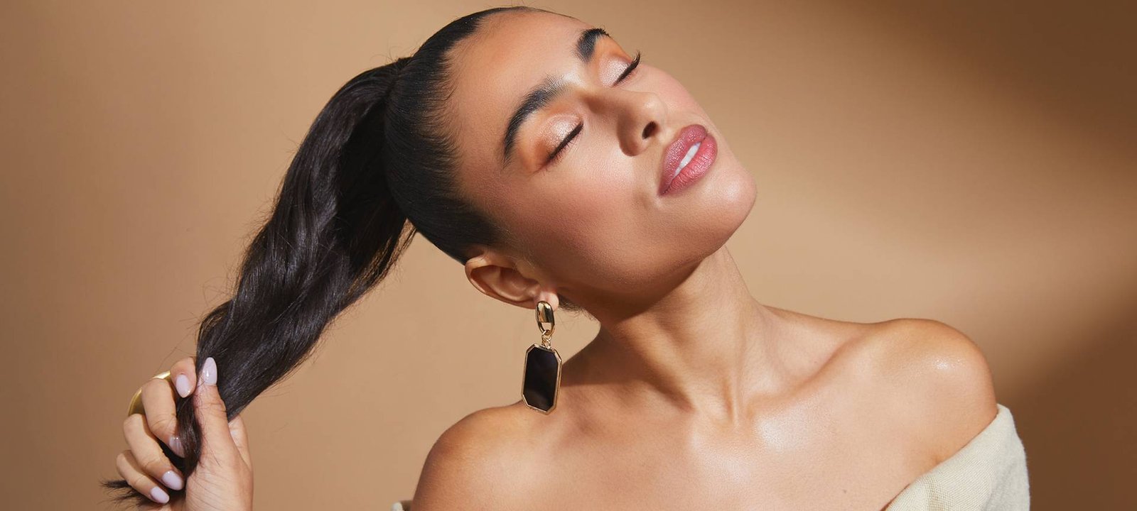 A Step-by-Step Guide for Making a Sleek Ponytail